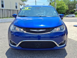 Used 2019 Chrysler Pacifica Touring-L w/ Advanced Safetytec Group image 2
