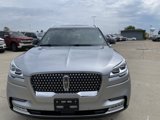 Used 2020 Lincoln Aviator Reserve w/ Equipment Group 201A image 2