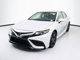 Used 2024 Toyota Camry SE image 3