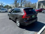 Used 2022 Volvo XC60 B5 Momentum image 3
