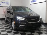 Used 2025 Chrysler Pacifica Select image 5