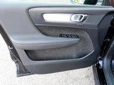 Used 2021 Volvo XC40 T5 Momentum image 5