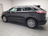 Used 2023 Ford Edge SEL image 3