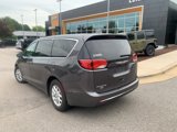 Used 2020 Chrysler Pacifica Touring w/ Advanced Safetytec Group image 3