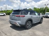 New 2025 Nissan Pathfinder Platinum image 4