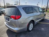 Used 2017 Chrysler Pacifica Touring image 5