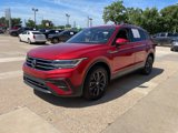 Used 2022 Volkswagen Tiguan SE w/ Panoramic Sunroof Package image 2