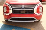 New 2025 Mitsubishi Outlander SE image 2