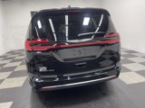 New 2025 Chrysler Pacifica Select image 3