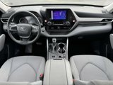 Used 2023 Toyota Highlander LE image 2