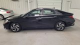 Used 2025 Hyundai Elantra Limited image 3