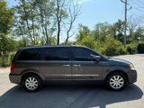Used 2015 Chrysler Town & Country Touring w/ Driver Convenience Group image 2
