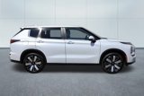 New 2025 Mitsubishi Outlander SE image 3