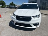 New 2025 Chrysler Pacifica Select image 6