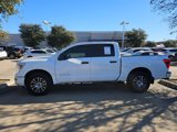 Used 2024 Nissan Titan SV w/ SV Convenience Package image 5