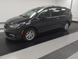 Used 2022 Chrysler Pacifica Touring-L image 2