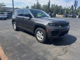 Used 2023 Jeep Grand Cherokee Laredo image 4