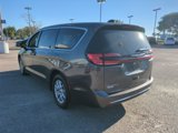 Used 2023 Chrysler Pacifica Touring-L image 3