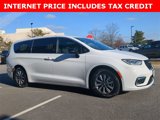 New 2025 Chrysler Pacifica Select w/ Uconnect Theater Family Group image 2