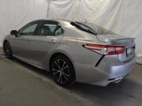 Used 2020 Toyota Camry SE image 3