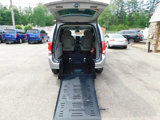 Used 2018 Dodge Grand Caravan SE image 2