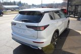 New 2025 Mitsubishi Outlander SE image 6