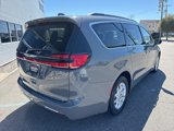 Used 2022 Chrysler Pacifica Touring-L image 4