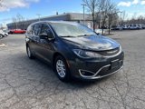 Used 2020 Chrysler Pacifica Touring image 3