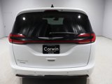 Used 2023 Chrysler Pacifica Touring-L image 3