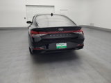 Used 2022 Hyundai Elantra SE image 6