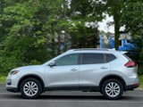 Used 2017 Nissan Rogue SV image 5