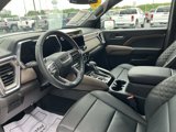 Used 2023 GMC Canyon Denali image 2