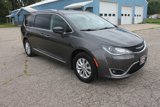 Used 2018 Chrysler Pacifica Touring-L image 4