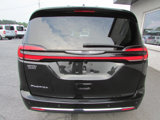 Used 2023 Chrysler Pacifica Touring-L image 4