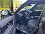 Used 2025 Land Rover Range Rover SE image 3