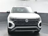 New 2025 Volkswagen Atlas Peak Edition SE image 3