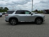 New 2025 Nissan Pathfinder Platinum image 2