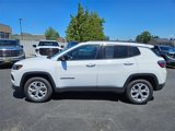 Used 2024 Jeep Compass Latitude image 2