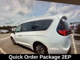Used 2023 Chrysler Pacifica Limited image 5