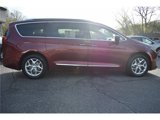 Used 2018 Chrysler Pacifica Touring-L w/ Tire & Wheel Group image 4