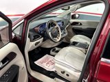 Used 2017 Chrysler Pacifica Limited image 4