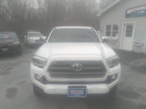 Used 2017 Toyota Tacoma Limited image 2