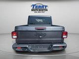 Used 2023 Jeep Gladiator Sport image 3