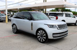 Used 2025 Land Rover Range Rover SV image 2
