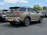 New 2025 Nissan Pathfinder Platinum image 3