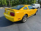 Used 2005 Ford Mustang Premium image 3
