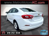 Used 2017 Chevrolet Cruze LT image 3