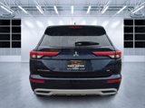 Used 2023 Mitsubishi Outlander SE image 4