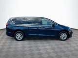 New 2025 Chrysler Pacifica Select image 3
