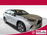 Used 2022 Toyota Highlander XLE image 1